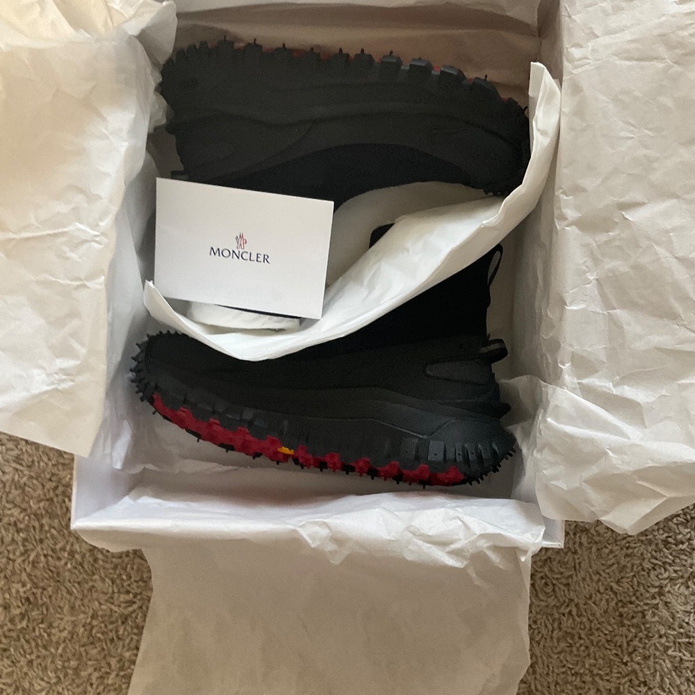 MONCLER TRAIL GRIP LUNAROVE LOW-TOP SNEAKERS. SIZE 36 IT (6 US). COLOR: BLACK. - Picture 13 of 16